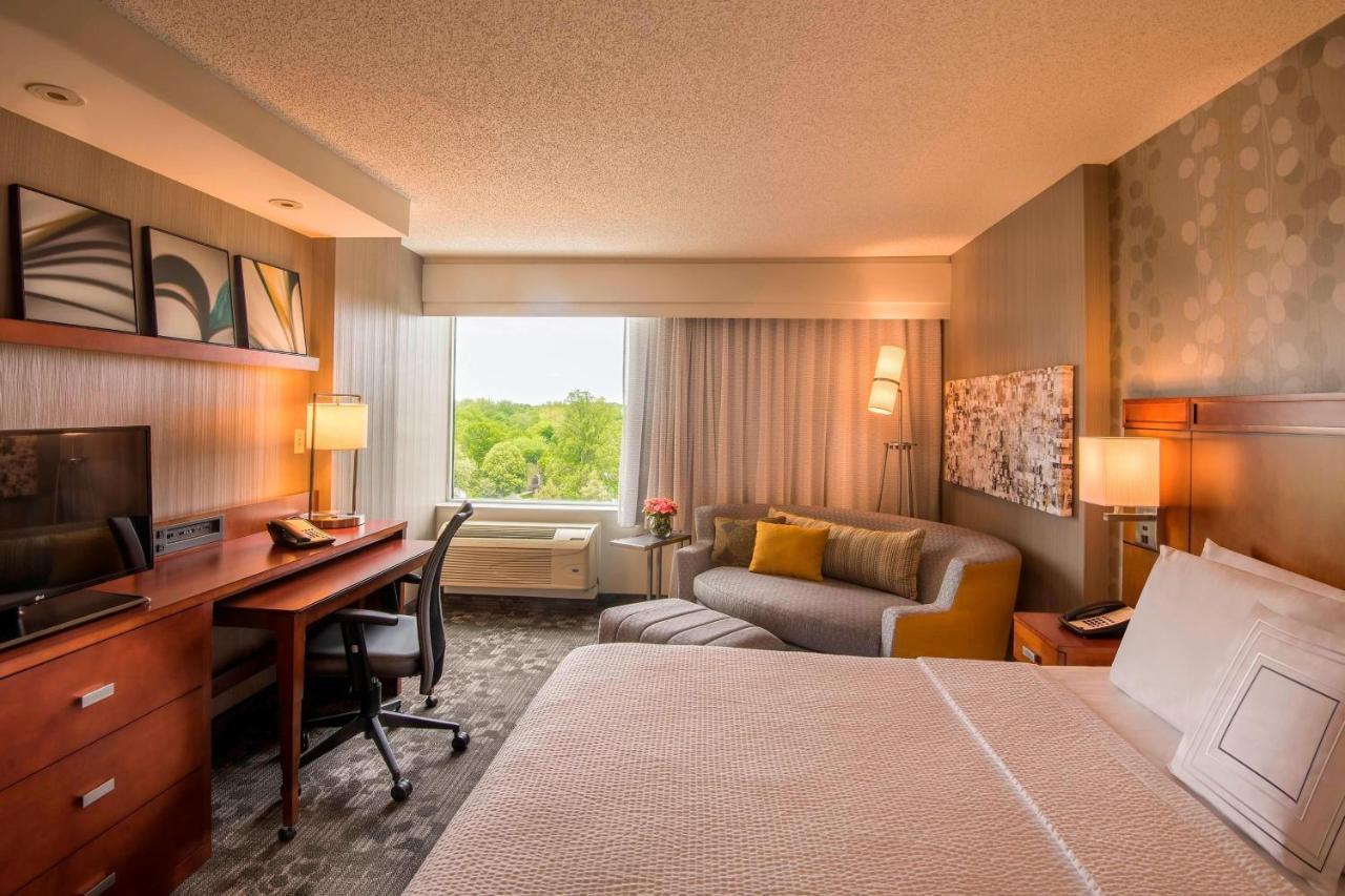 Courtyard By Marriott Bethesda Chevy Chase Hotel Buitenkant foto