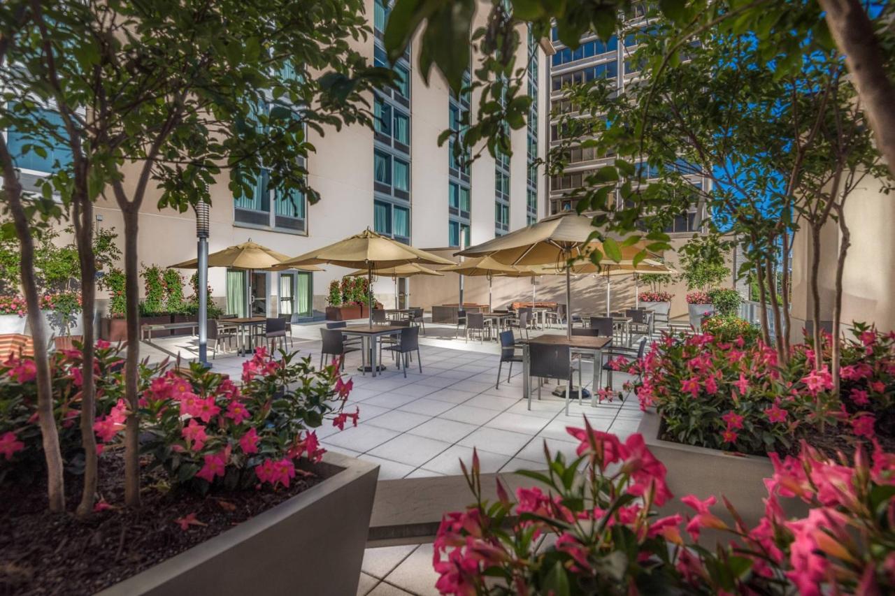 Courtyard By Marriott Bethesda Chevy Chase Hotel Buitenkant foto
