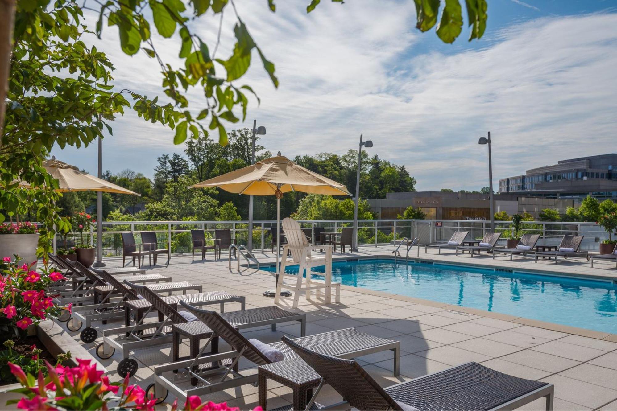 Courtyard By Marriott Bethesda Chevy Chase Hotel Buitenkant foto