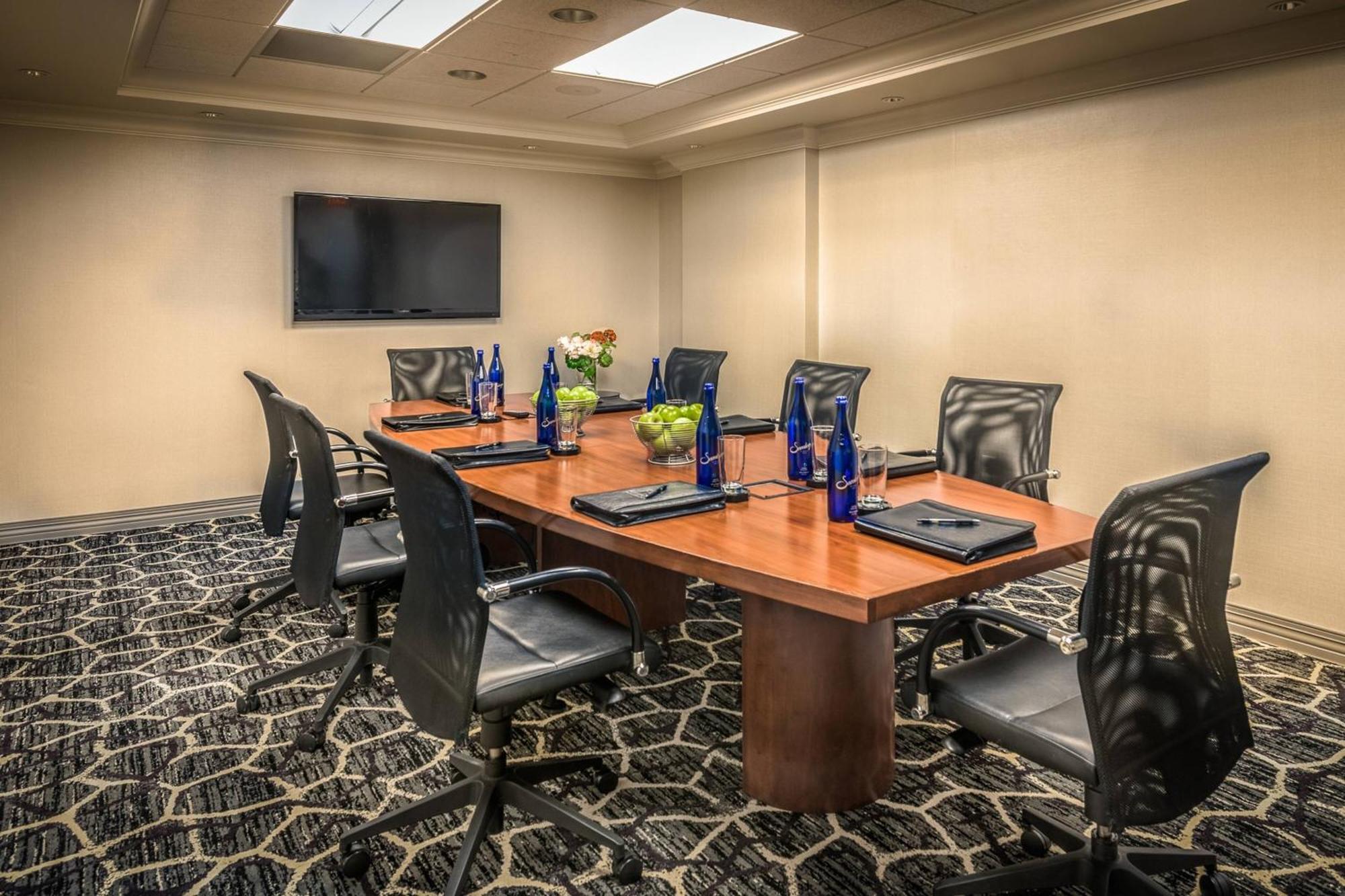Courtyard By Marriott Bethesda Chevy Chase Hotel Buitenkant foto