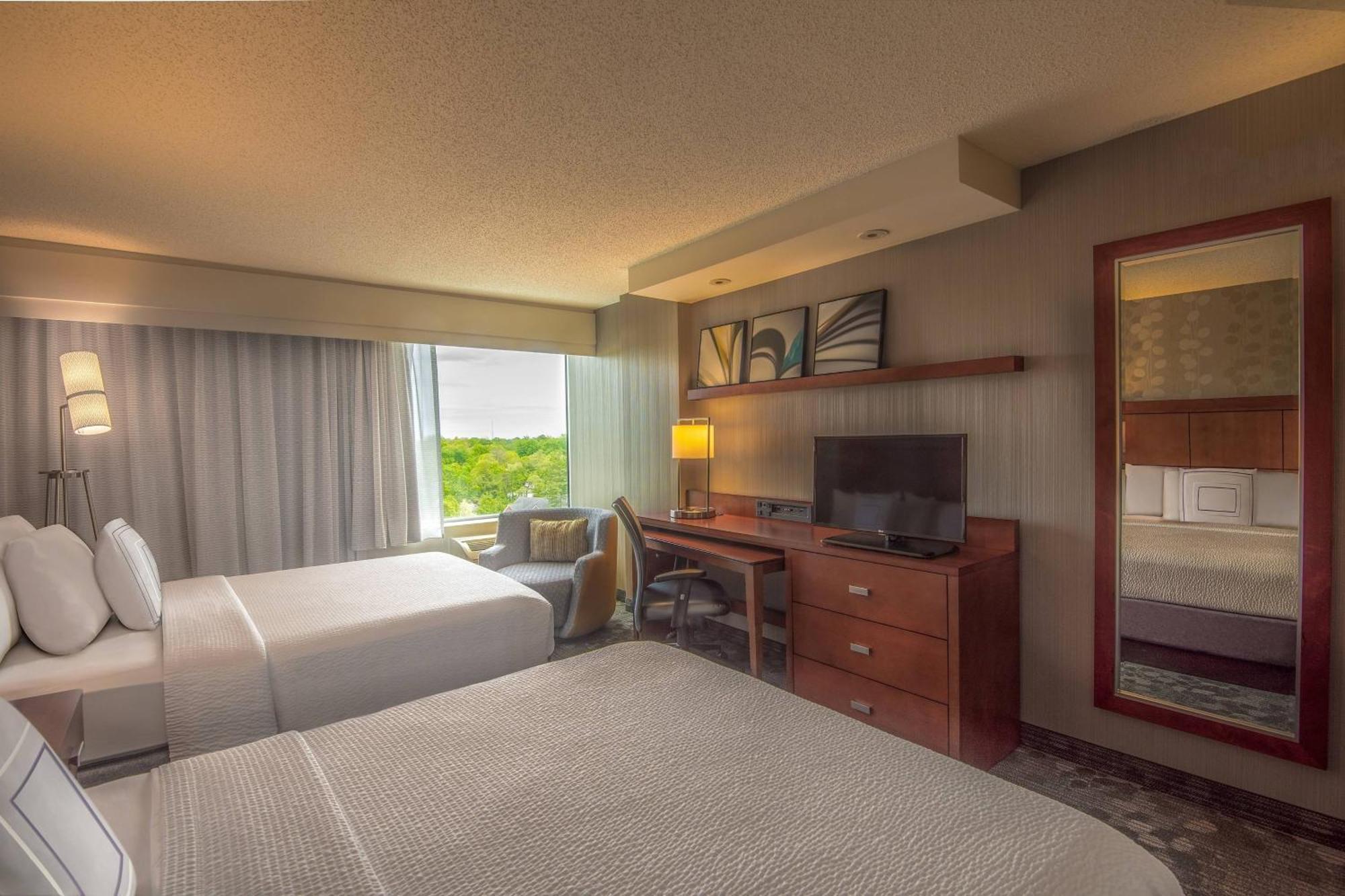 Courtyard By Marriott Bethesda Chevy Chase Hotel Buitenkant foto