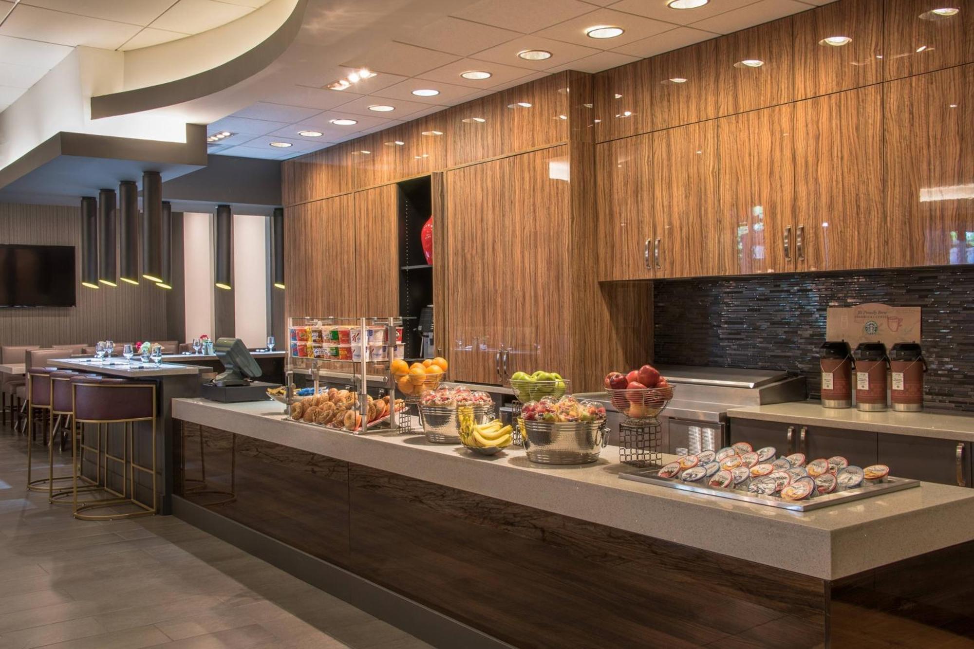 Courtyard By Marriott Bethesda Chevy Chase Hotel Buitenkant foto